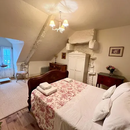 La Petite Madeleine Is A Charming 2 Bedroom Pet Friendly Gite Situated On Dinan Port Exterior photo
