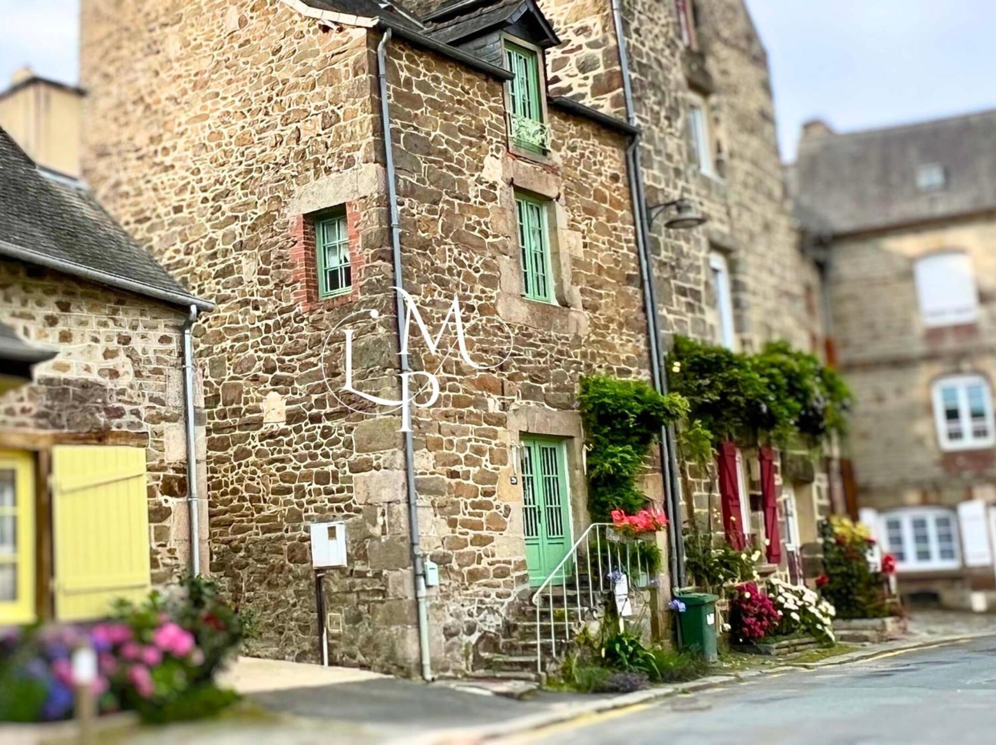 La Petite Madeleine Is A Charming 2 Bedroom Pet Friendly Situated On Port Holiday home Dinan