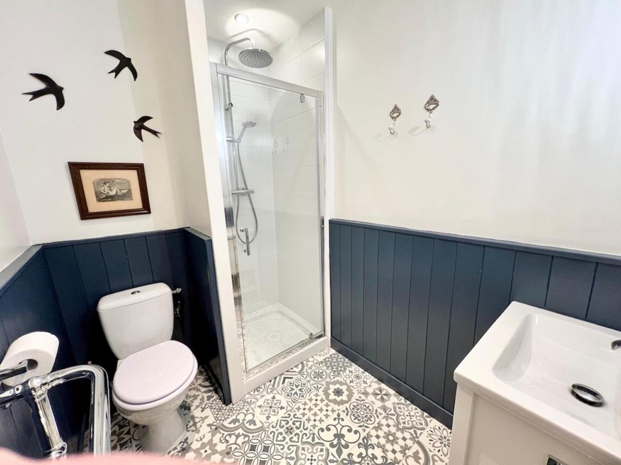 Holiday home La Petite Madeleine Is A Charming 2 Bedroom Pet Friendly Situated On Port *