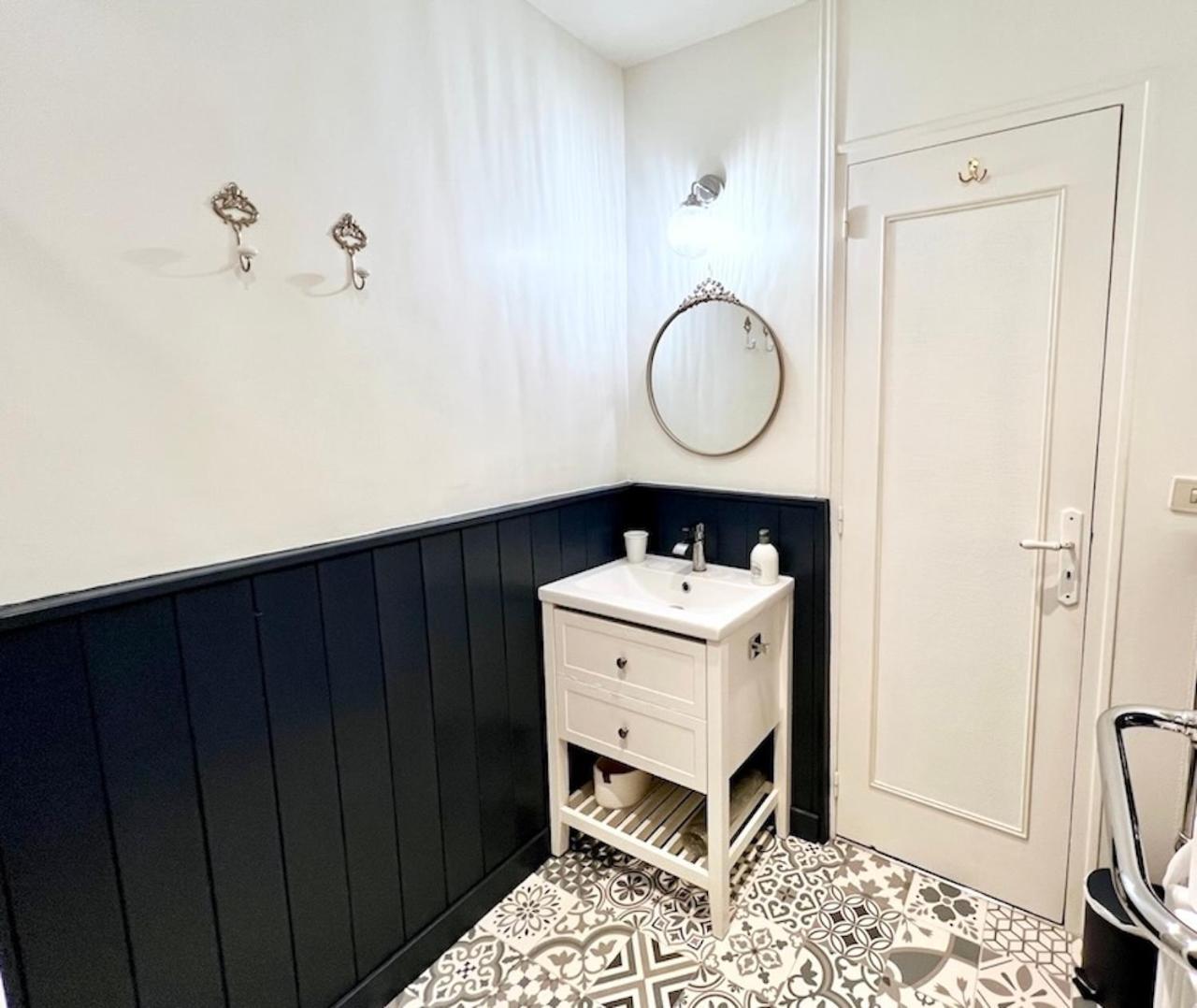La Petite Madeleine Is A Charming 2 Bedroom Pet Friendly Situated On Port